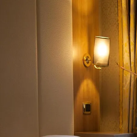 Room In Guest Room Guest house Rome